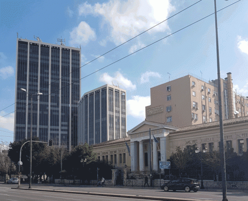 Εικόνα 32: Πύργος των Αθηνών καθώς και το παλιό και το νέο κτίριο του Ιπποκρατείου νοσοκομείου (Πηγή: Θ.Ανδριόπουλος)
